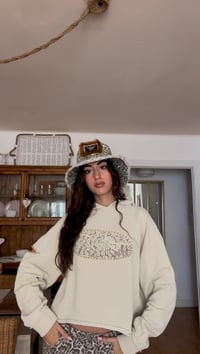 Image 3 of BUCKET HAT LEOPARDO COLECCIÓN FÉNIX 