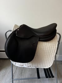Image 3 of 17.5" Butet Close Contact Saddle