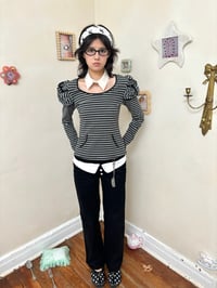 Image 9 of Three-color 3D tailored reversible long-sleeve top