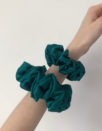 Image 4 of Scrunchie Standard Bottle Green/Butelkowa Zieleń