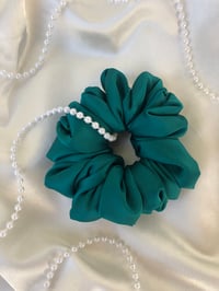 Image 1 of Scrunchie Standard Bottle Green/Butelkowa Zieleń