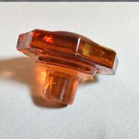 Image 9 of Ancienne carafe à liqueur Art Déco octogonale en verre rose rosaline avec bouchon 