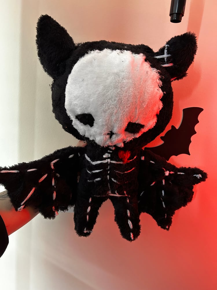 Image of Skelly Bat Gibbie