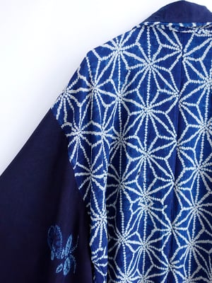 Image of Silke Kimono dame af japansk blå silke med stjernemønster mm. -vendbar!