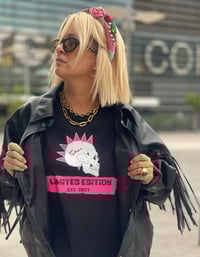 Image 1 of  CAMISETA OVER NEÓN SKULL