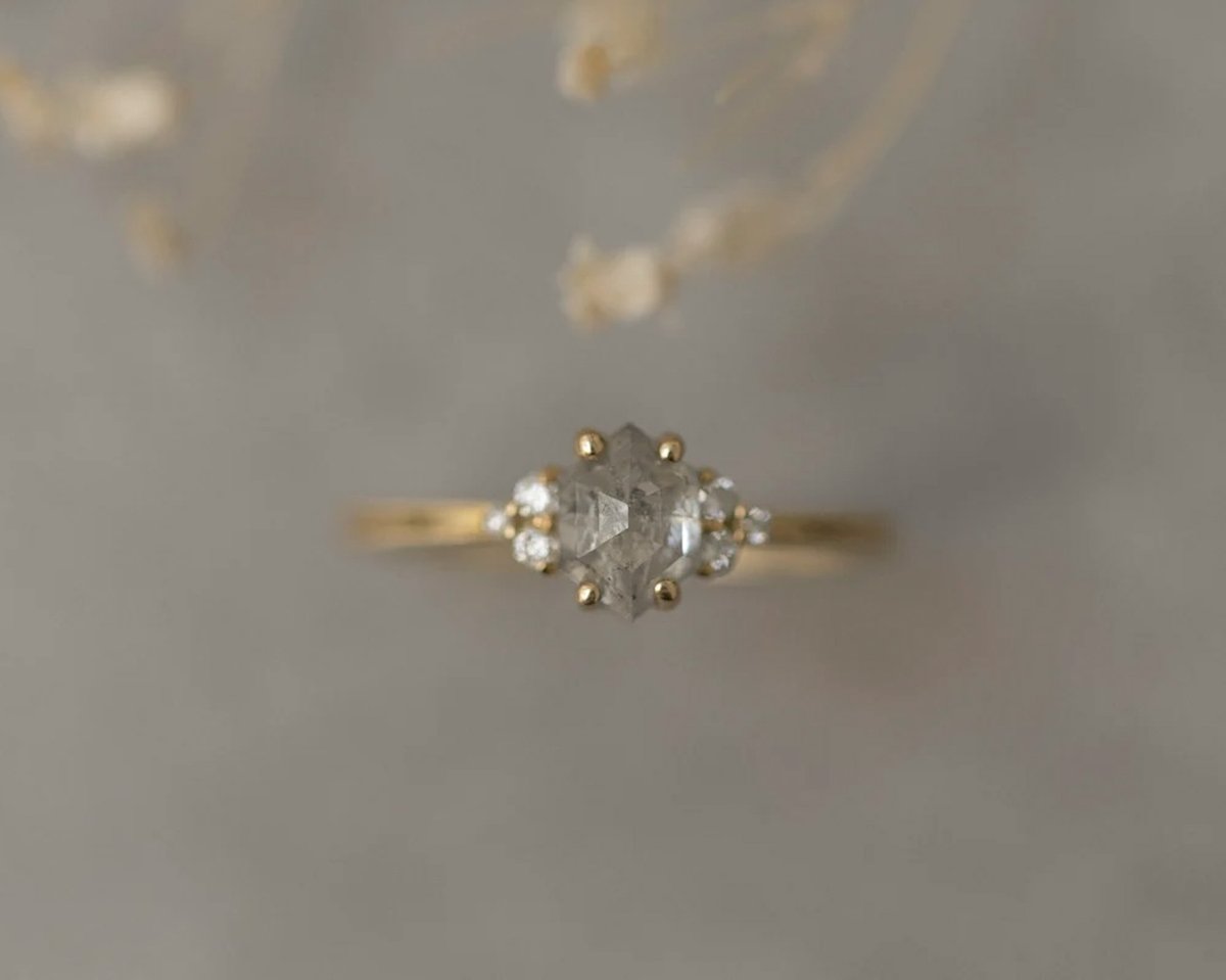 Image of 18ct gold Hexagonal ’Ice’ Diamond ring (LON192)
