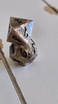 Image 3 of Molten metal 7 piece dice set