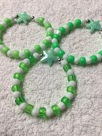 168 Green Star Stretch Bracelets