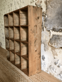 Image 5 of Casier de métier ancien en bois