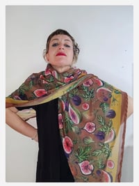 Image 4 of PAÑUELO BRUTAL 141 X 141 CM DIFERENTES ESTAMPADOS