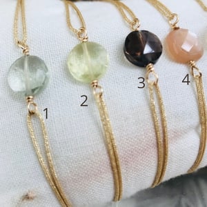 Image of Bracelet AURORE - fil doré ajustable