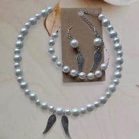 faux pearl and angel wings set