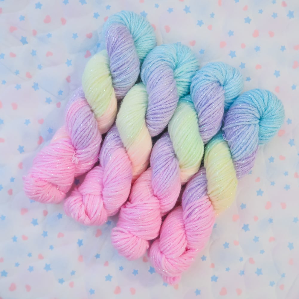 Iridescent Yarn: Rainbow