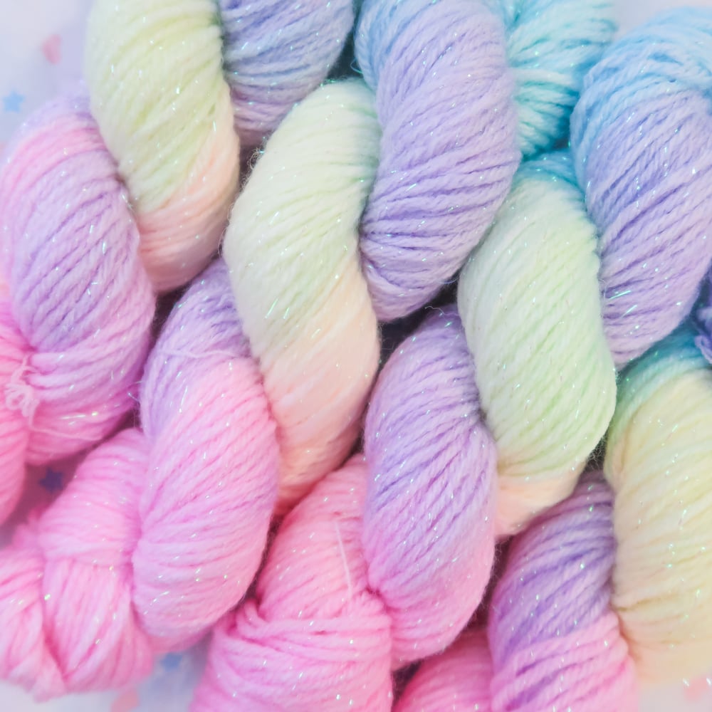 Iridescent Yarn: Rainbow