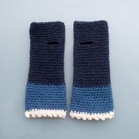 Image 2 of Wrist Worms, Blue-Blue-Offwhite