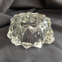 Image 7 of Ancien cendrier Art Déco en verre moulé rond - Reims - années 30 - Vide-poches en verre