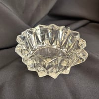 Image 6 of Ancien cendrier Art Déco en verre moulé rond - Reims - années 30 - Vide-poches en verre