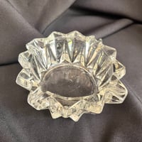 Image 4 of Ancien cendrier Art Déco en verre moulé rond - Reims - années 30 - Vide-poches en verre