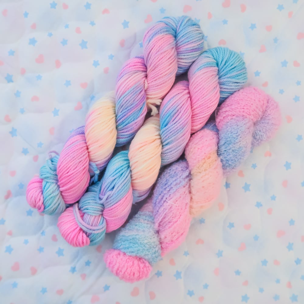 Yarn: Moody Lights