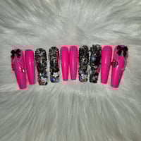 Image 4 of Black Pink Nailz 