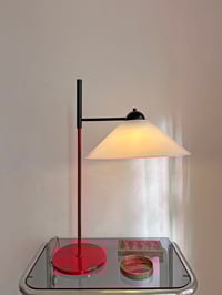 Image 4 of //SOLO ALQUILER//  LÁMPARA DE MESA ROJA Y NEGRA, AÑOS 70