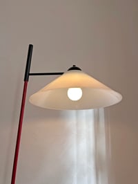 Image 8 of //SOLO ALQUILER//  LÁMPARA DE MESA ROJA Y NEGRA, AÑOS 70