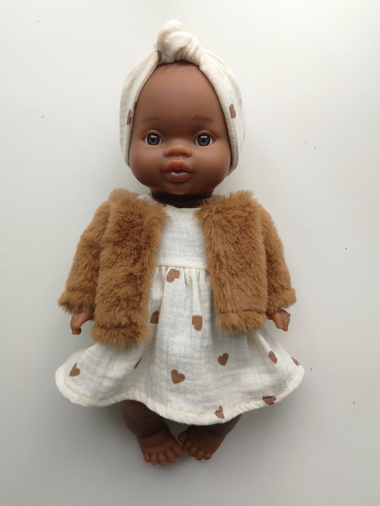 Tenue robe cœurs camel