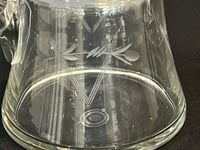 Image 6 of Ancienne carafe  pichet en verre soufflé avec décor de feuilles ciselées - vintage 1940 
