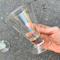 Image 8 of Anciens verres à bec verseur de chimie  - verres de laboratoire vintage 200 ml 