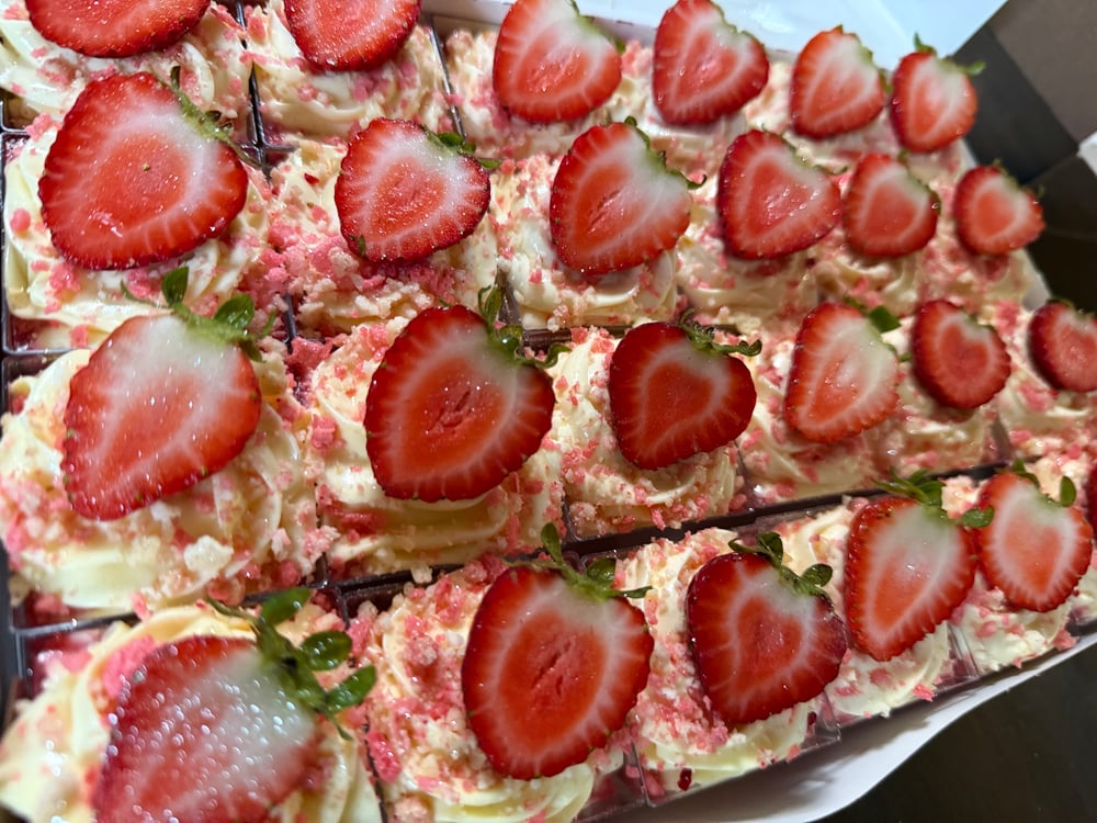 Image of Strawberries Shortcake Shooters 