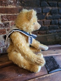 Image 2 of Deborah Beardsley Artist bear 26cm "Graham"