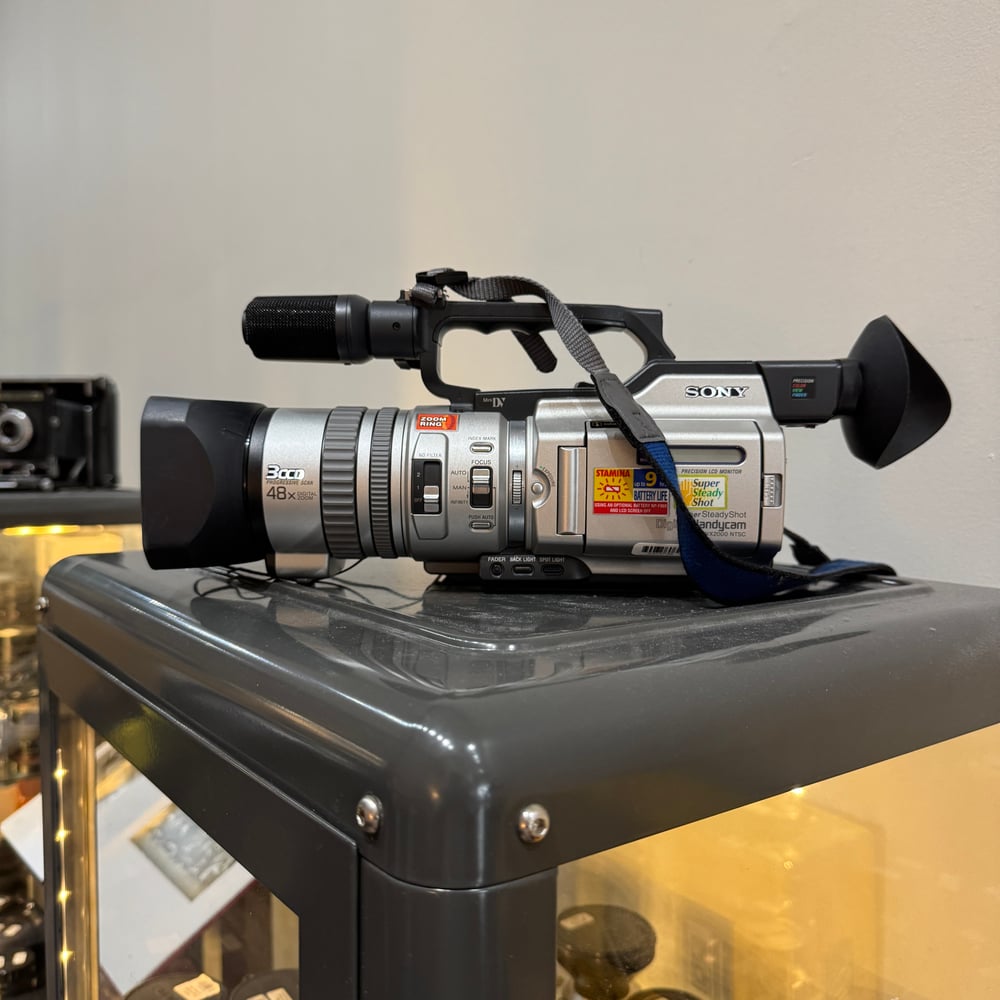 Image of Sony DCR-VX 2000 Camcorder (3003738)