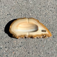 Image 2 of Vide-poche en tranche d'agate beige vintage 1960 cendrier 