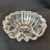 Image 5 of Ancien cendrier en verre moulé Art Déco de Pierre D’Avesn - Vide-poche Art Déco