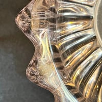 Image 9 of Ancien grand cendrier en verre moulé Art Déco de Pierre D’Avesn - Vide-poche Art Déco