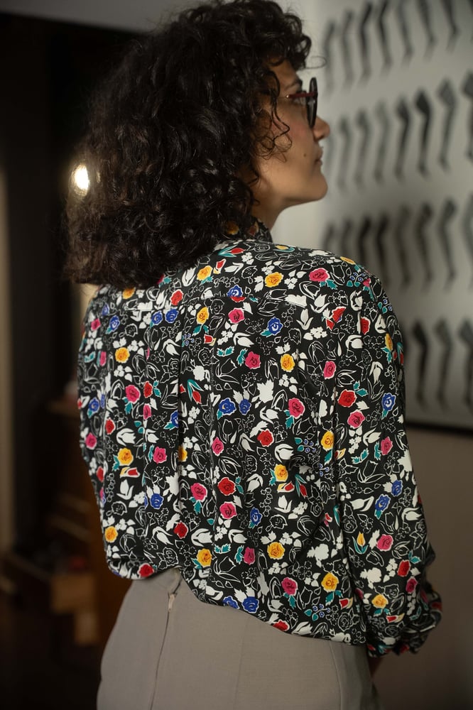 Image of Camicia flowers sfondo nero