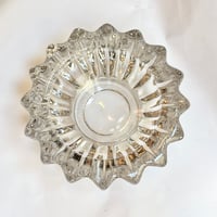 Image 2 of Ancien cendrier en verre moulé Art Déco de Pierre D’Avesn  Vide-poche Art Déco