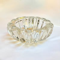 Image 4 of Ancien cendrier en verre moulé Art Déco de Pierre D’Avesn - Vide-poche Art Déco