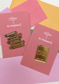 Image 2 of PIN'S LA VIE EST UN ROMAN