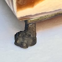 Image 9 of Boîte à bijoux en marbre onyx et pied pattes de lion en bronze de style XIXe - vintage 1970s