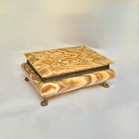 Image 1 of Boîte à bijoux en marbre onyx et pied pattes de lion en bronze de style XIXe - vintage 1970s