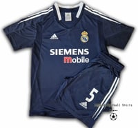 Image 2 of Real Madrid away 2004 2005 kids retro kit ZIDANE 5