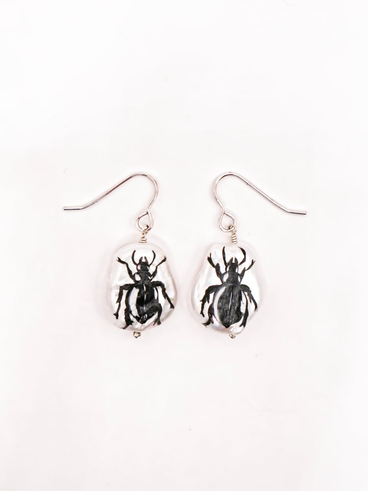 Image of Beetle Pearl Earrings 