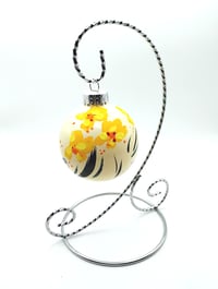 Glossy White Cream With Yellow Flowers no.1