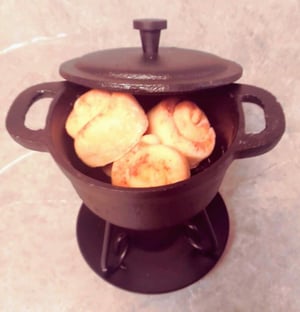Image of Cast iron wax warmer/Cast iron dutch oven wax warmer/ wax warmer/ home decor/ wax melt warmer