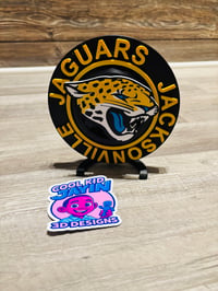 Image 2 of Sports Hype Chain with desk stand
