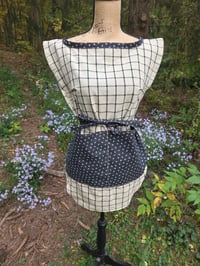 Image 5 of Cotton Kitchen Smock-Apron in Tan & Black