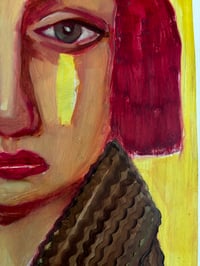 Image 3 of MUJER CON CHAQUETA