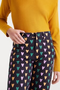 Image 3 of Pantalón vaqueros  estampado corazones