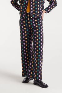 Image 1 of Pantalón vaqueros  estampado corazones